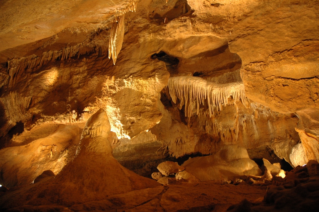 Koněpruské jeskyně