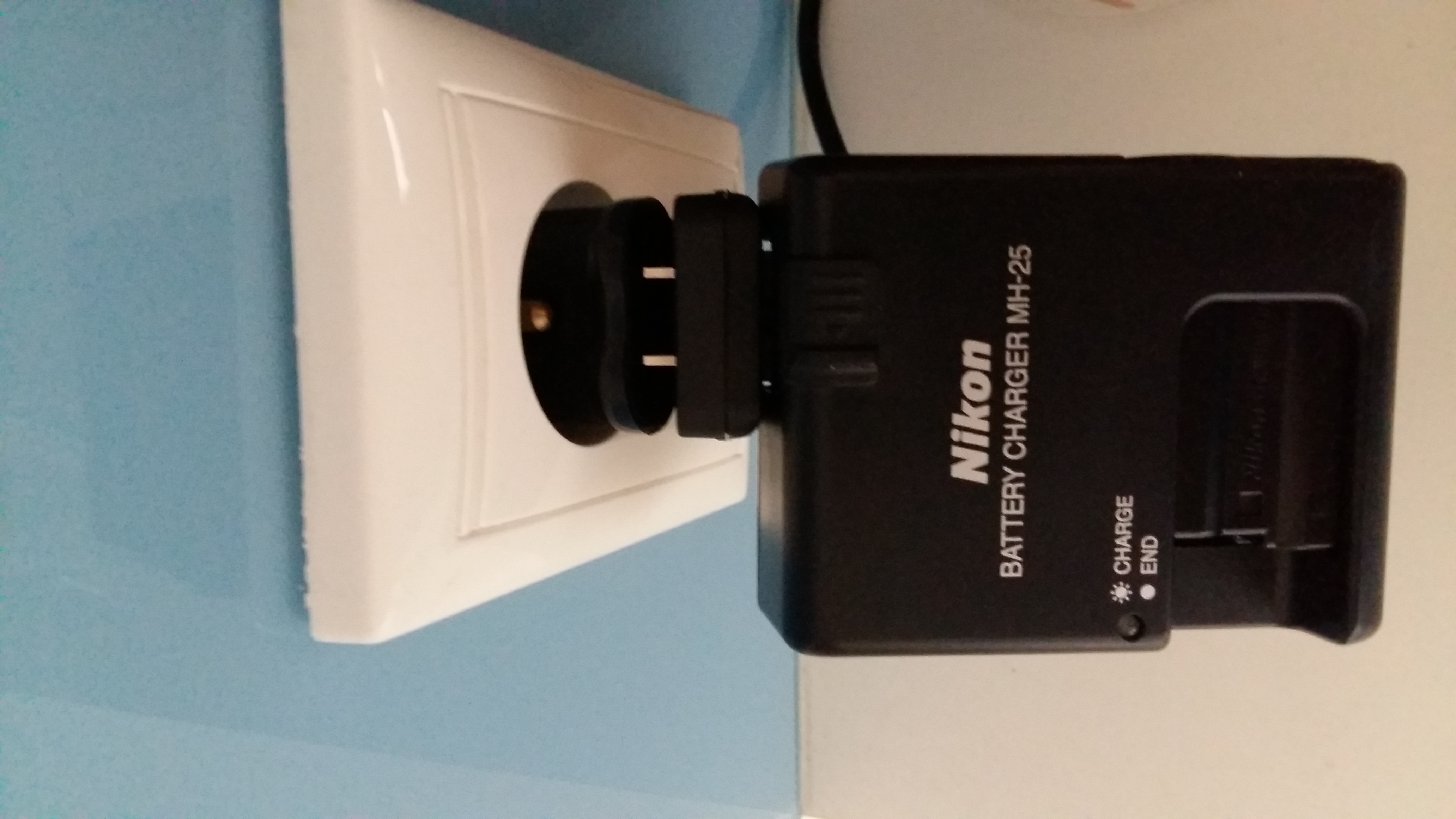 nabíječka MH-25 s EU konvertorem