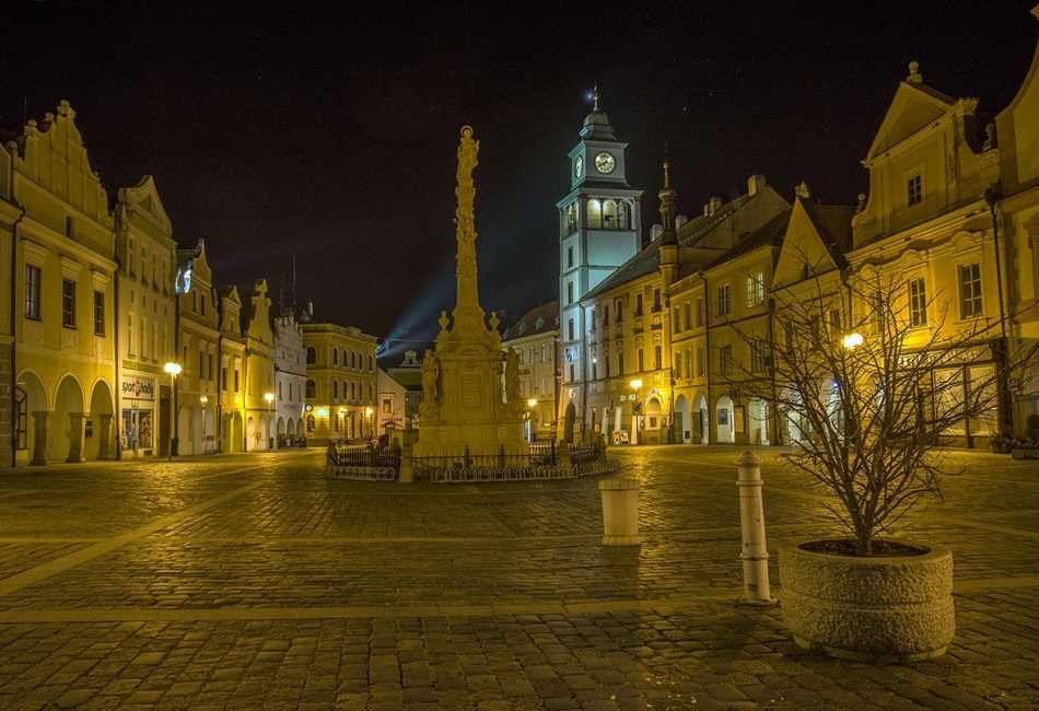 Noční Třeboňské náměstí