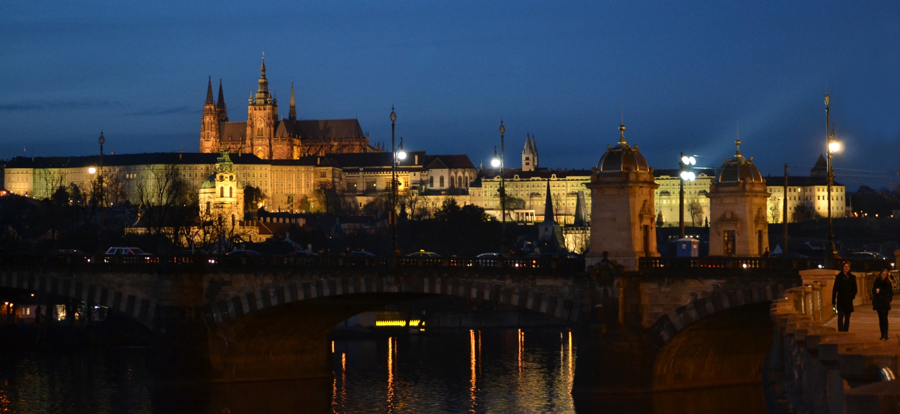Na Hradě se svítí