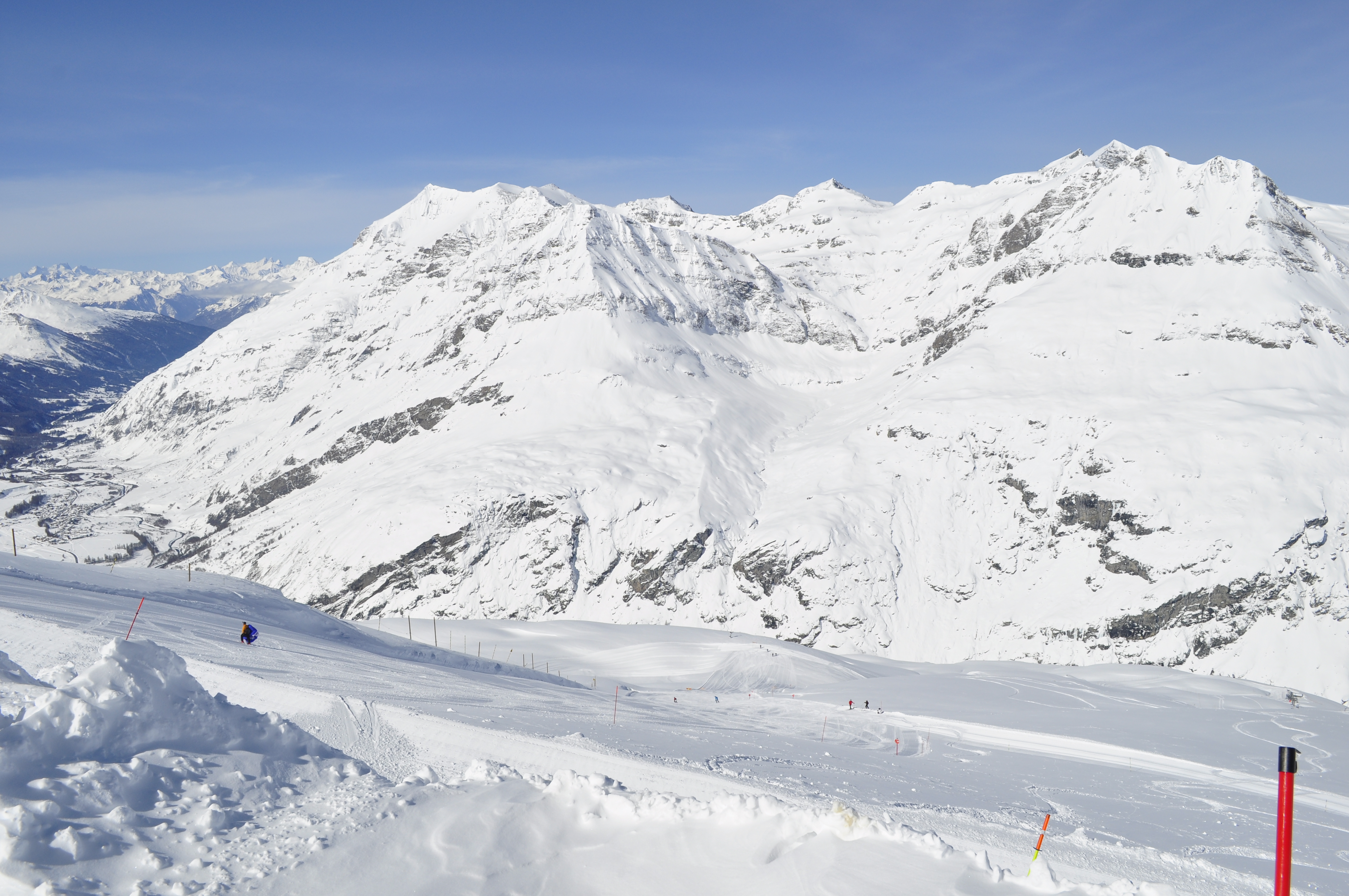 Výhled z vrcholu 3050 m n/m