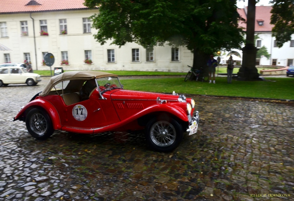 Retro Prague Historic Rally 2014 cíl